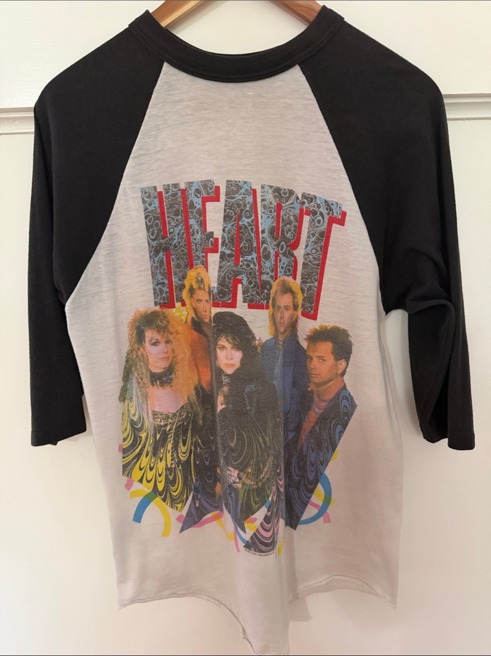 VintageHeart Band Graphic Raglan T-Shirt - Black & White 1985 sz L